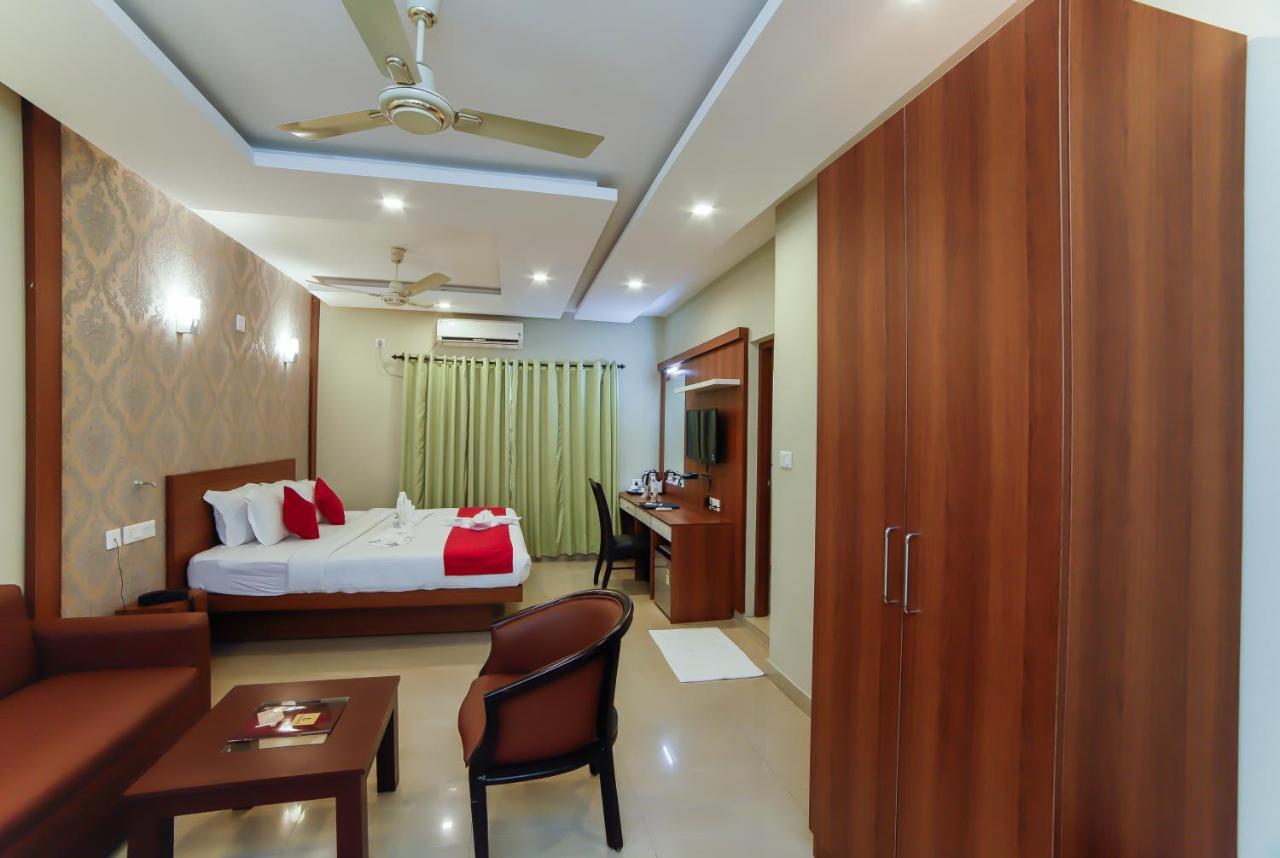 Sreepathi Indraprastha Hotel Guruvayur Exterior photo